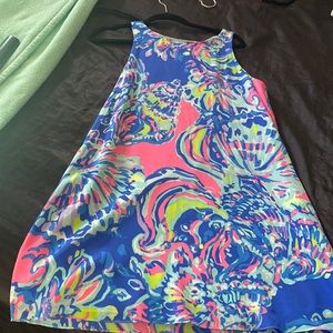 Lilly Pulitzer Beach dress. The material is very thin and perfect for the summer